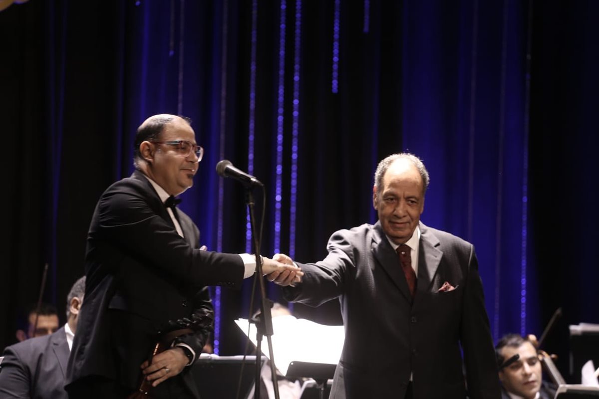 نجوم معهد الموسيقى العربي يتألقون أثناء تقديم حفل كلثوميات في عام أم كلثوم