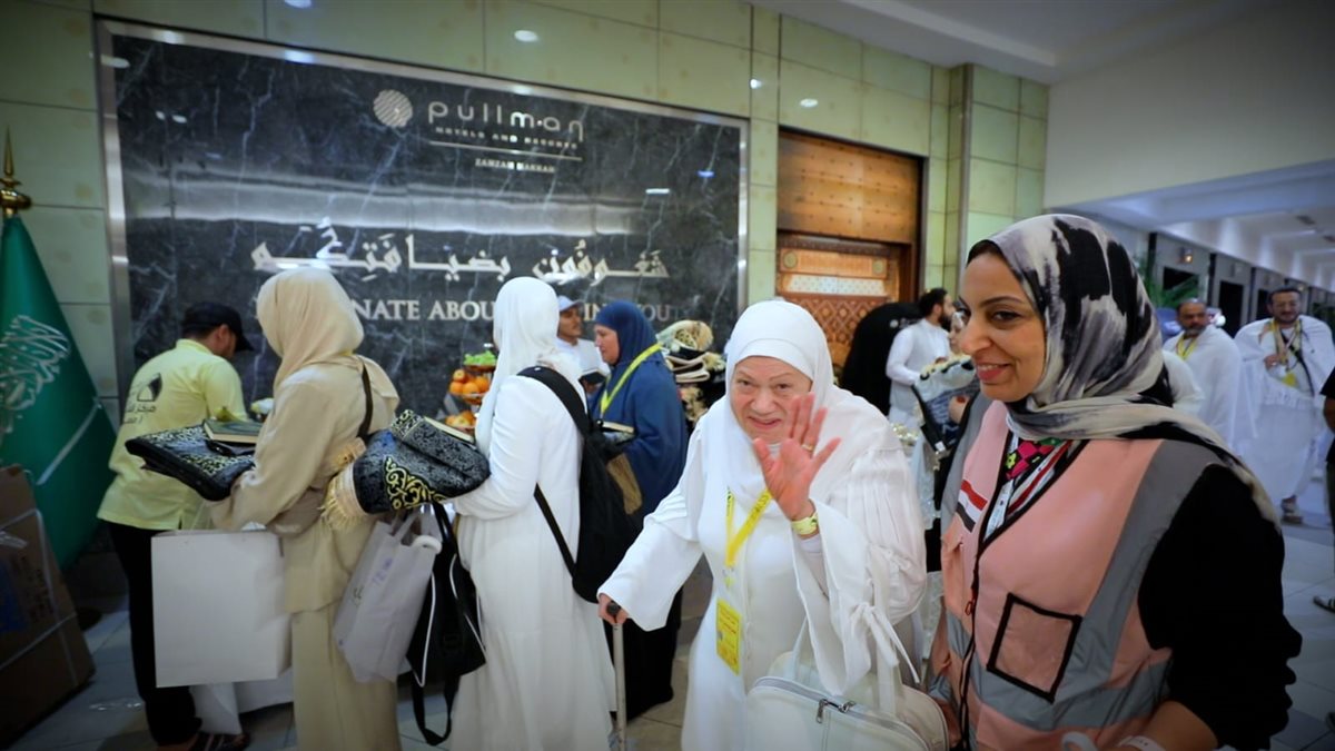 بعثة أسر شهداء الشرطة تغادر مطار القاهرة متوجهة إلى الأراضى المقدسة لأداء فريضة الحج<br> 