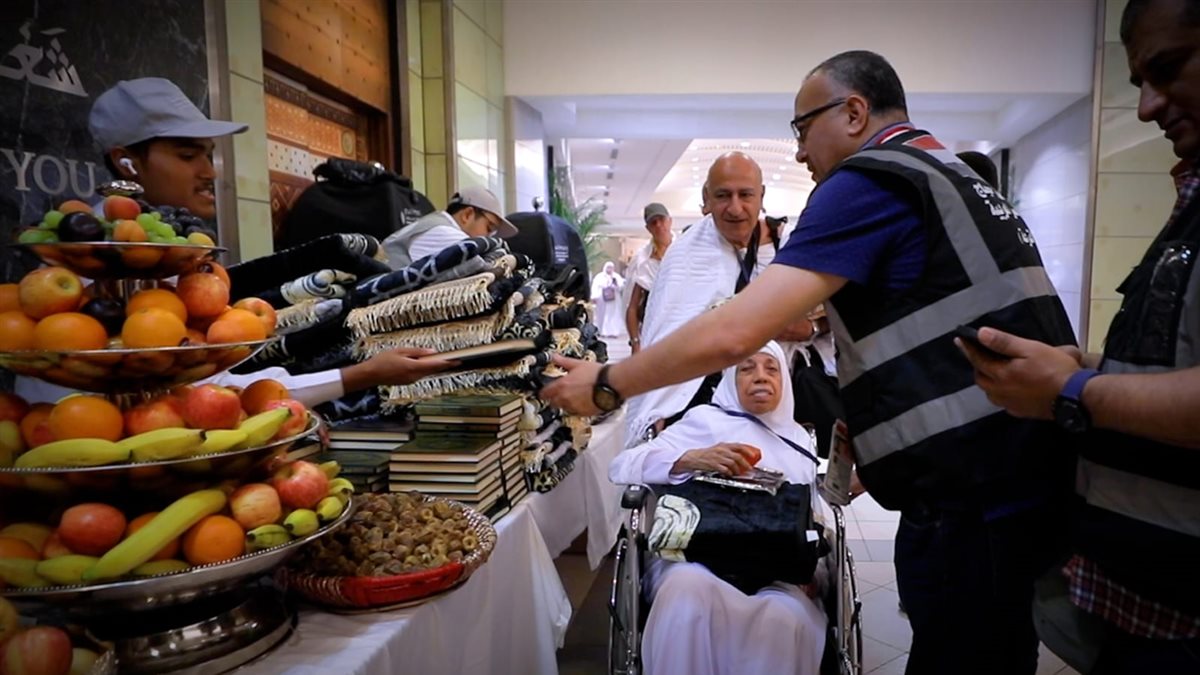 بعثة أسر شهداء الشرطة تغادر مطار القاهرة متوجهة إلى الأراضى المقدسة لأداء فريضة الحج<br> 