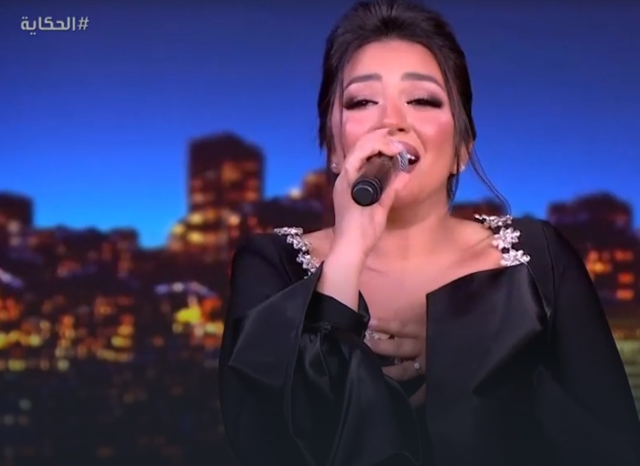 عمرو أديب شاركها الغناء.. رحمة محسن تشعل ستوديو الحكاية في أول ظهور تلفزيوني لها بعد تألقها مؤخرًا