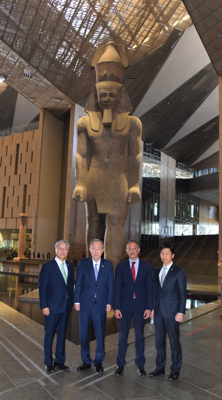 البهو الرئيسي في المتحف المصري الكبير