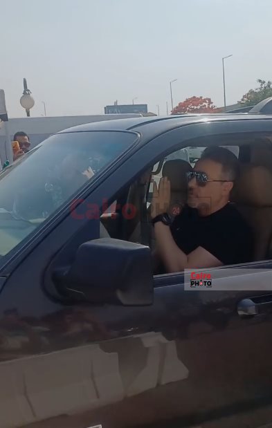 نجوم الفن يحضرون جثمان سميحة أيوب لمسجد الشرطة استعدادًا لصلاة الجنازة