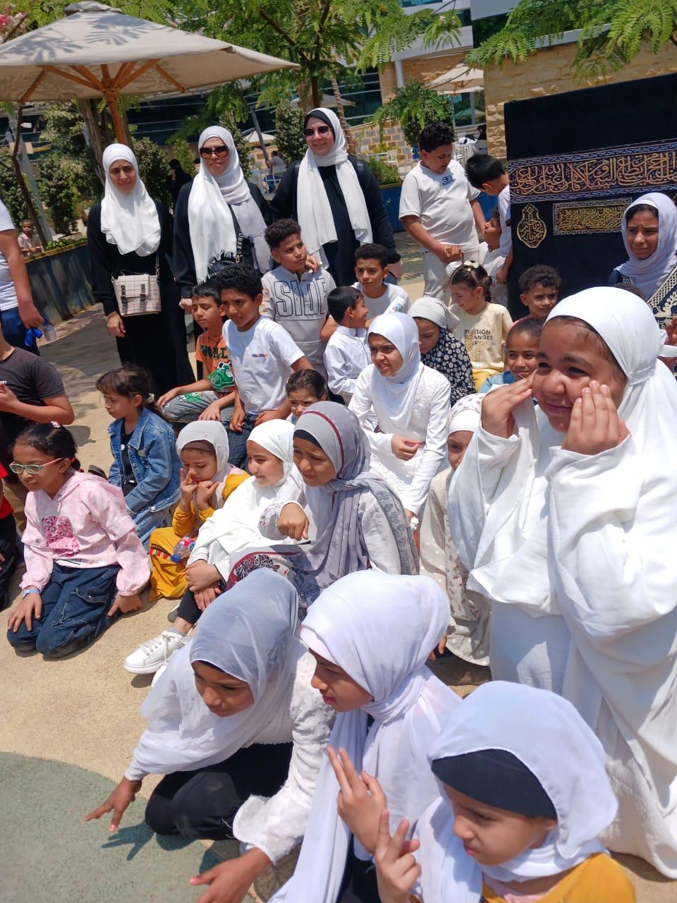 أطفال مسجد مصر يشاركون أطفال 57357 محاكاة مناسك الحج