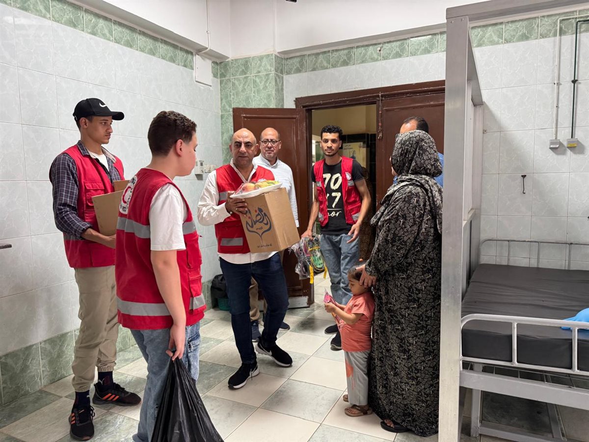 الهلال الأحمر يدعم المرضى الفلسطينيين في مستشفيات المنوفية