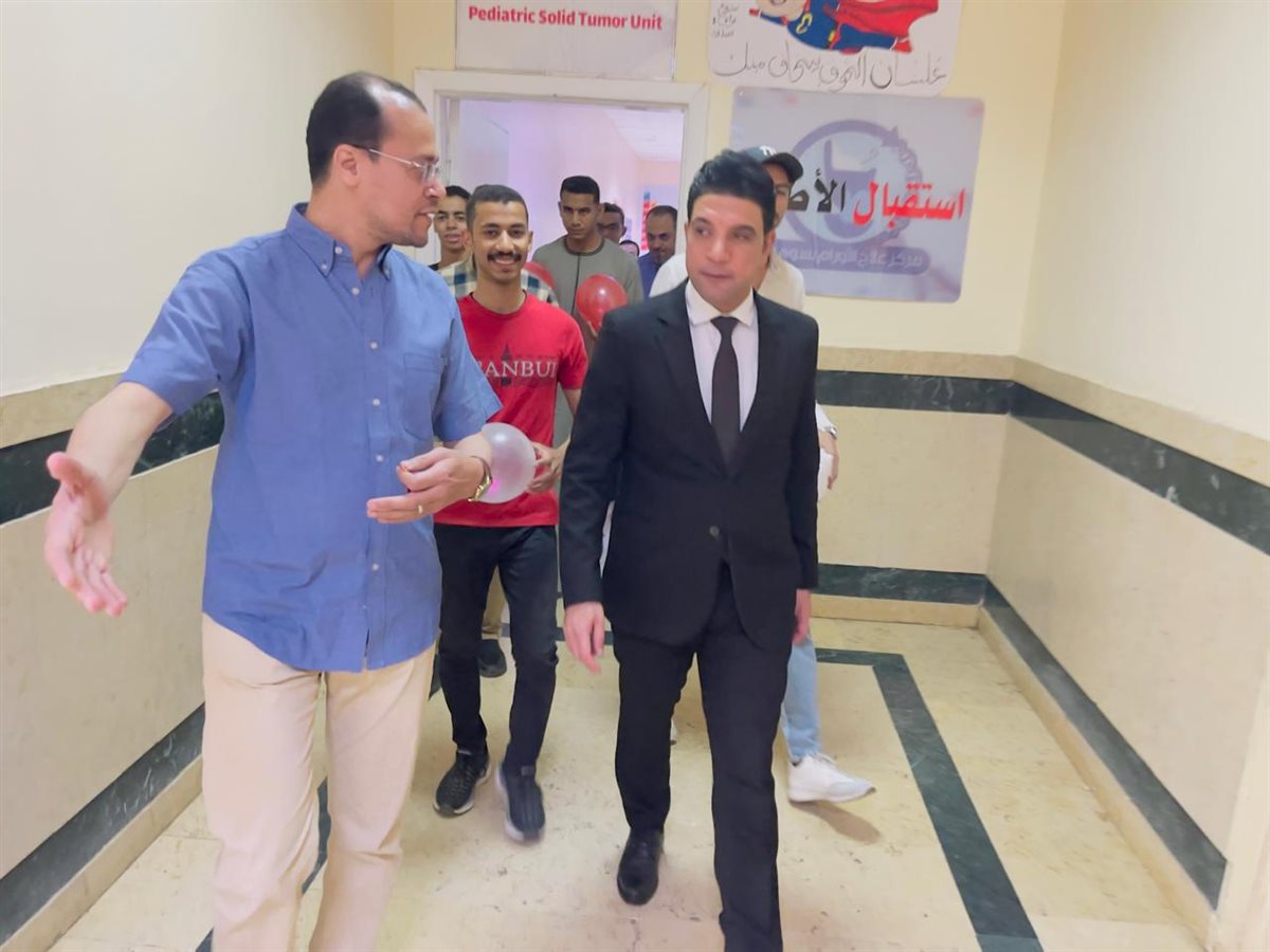 نائب محافظ سوهاج يشارك المواطنين في احتفالات العيد