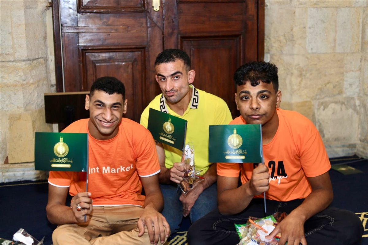  بيت الزكاة والصدقات يقدّم الهدايا والحلويات لـ200 طفل من ذوي الهمم 