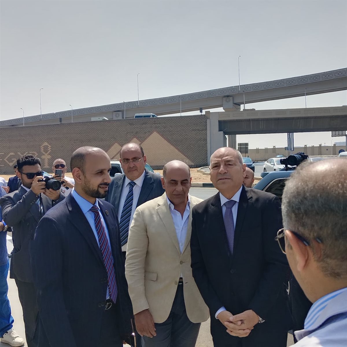 محافظ القاهرة في ميدان النزهة المستدام