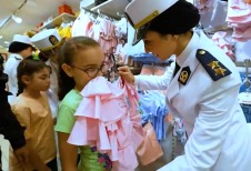 الداخلية تحتفل بعيد الأضحى مع الأطفال الأيتام وتوزع الهدايا (4)