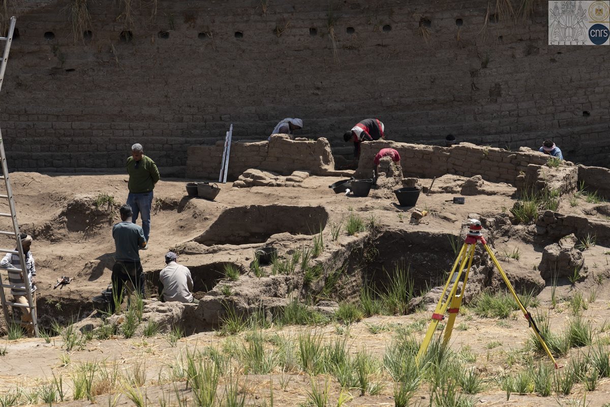 حفائر معابد الكرنك