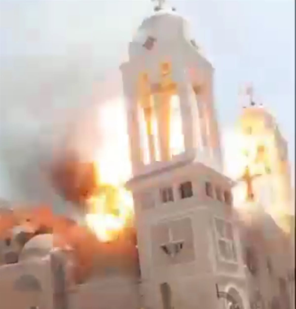 اللحظات الاولى للحريق