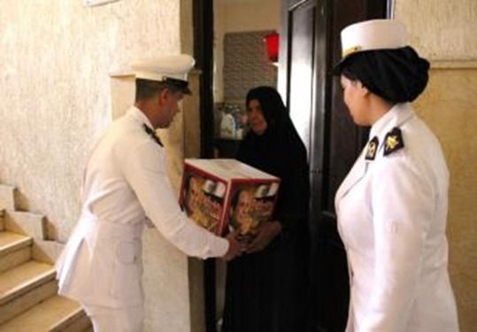 الداخلية نوزع سلع غذائية بالمجان على قاطني المناطق الحضارية (2)