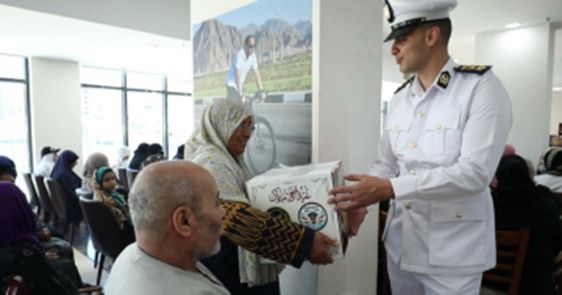 الداخلية نوزع سلع غذائية بالمجان على قاطني المناطق الحضارية (6)