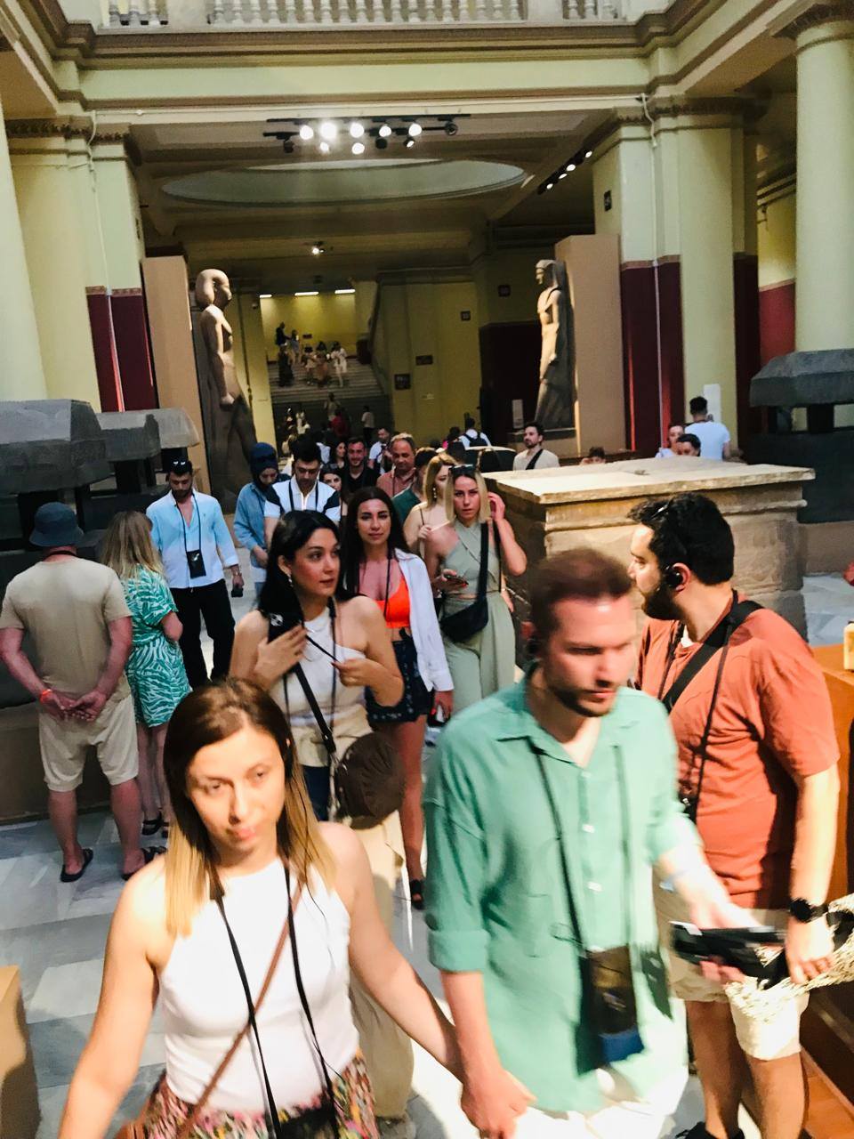 إقبال كبير من السائحين على زيارة المتحف المصري بالتحرير