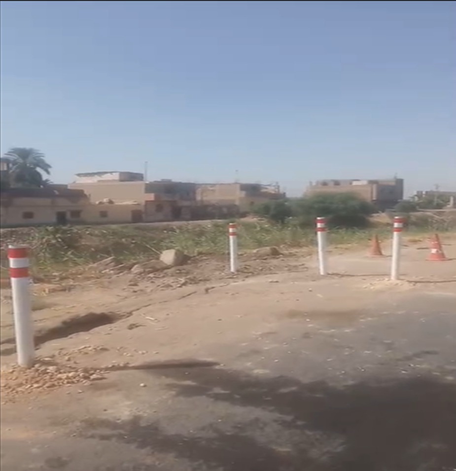 صور من الانفصال الجزئي المفاجئ بالطبان الترابي بطريق إسنا/ الأقصر الزراعي الغربي