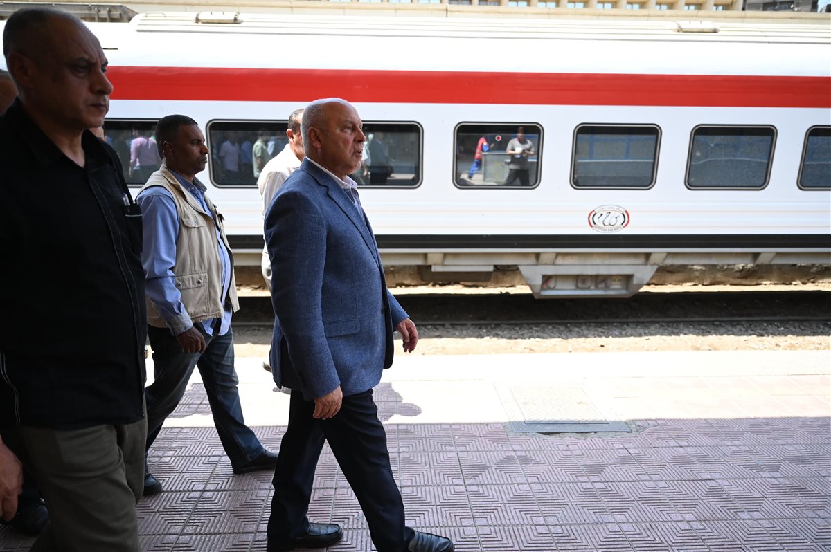 جانب من جولة الوزير في محطة قطارات رمسيس