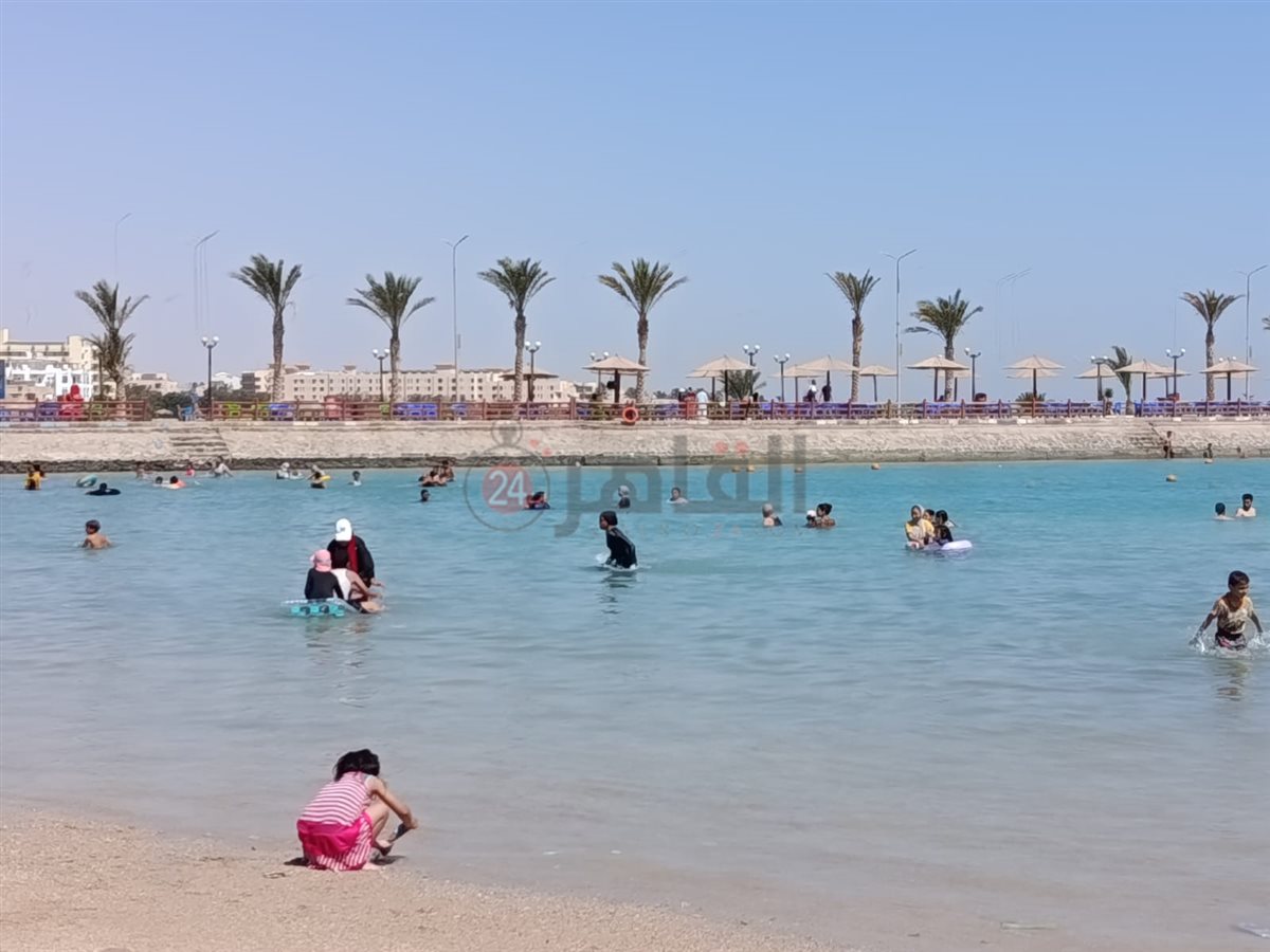 إقبال كبير على شواطئ الغردقة