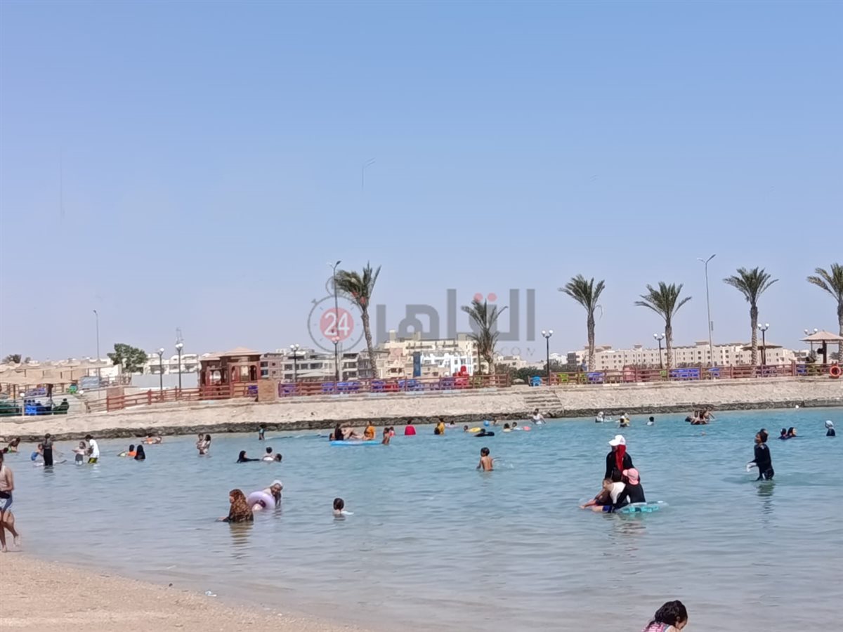 إقبال كبير على شواطئ الغردقة