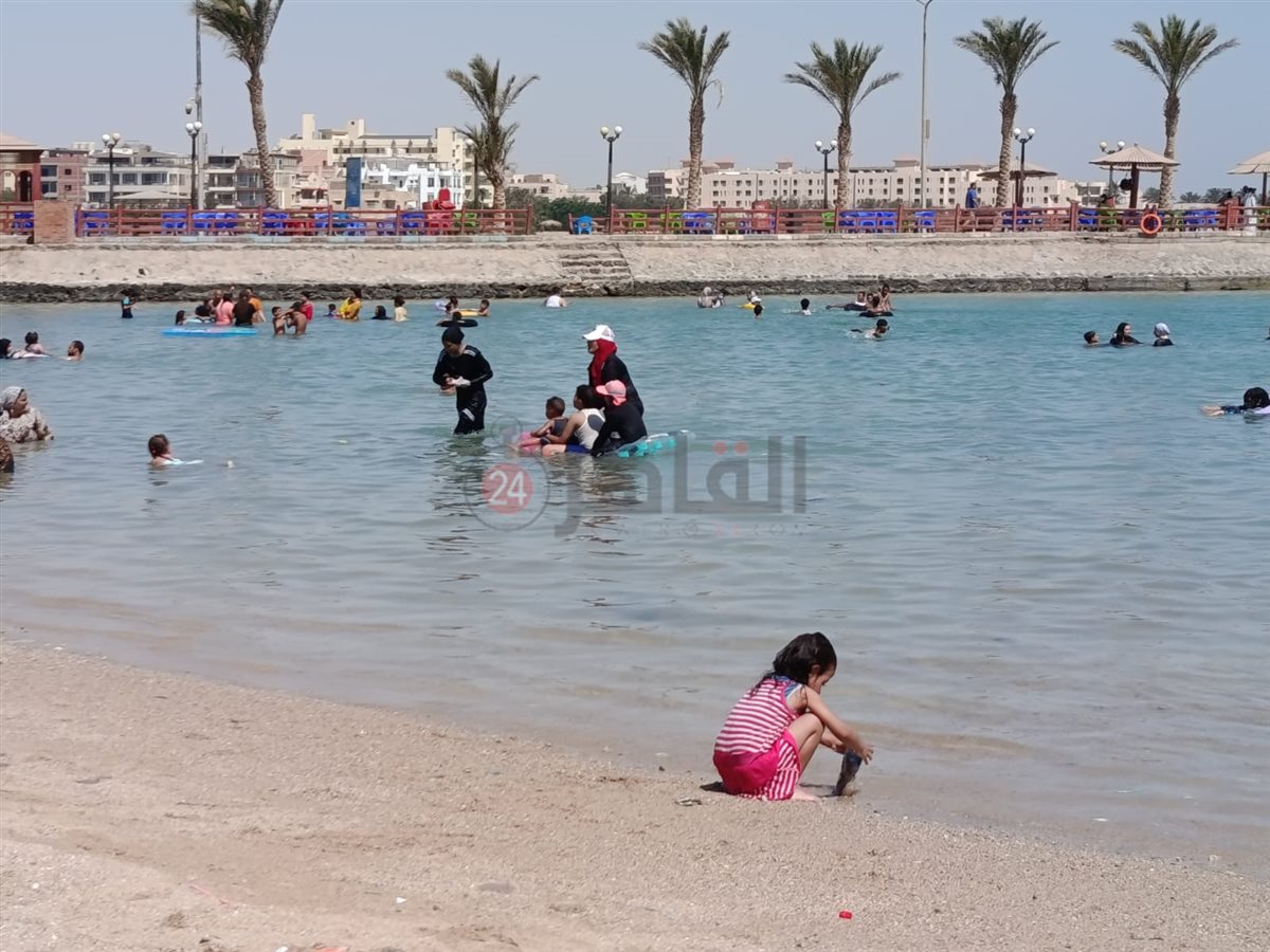 إقبال كبير على شواطئ الغردقة