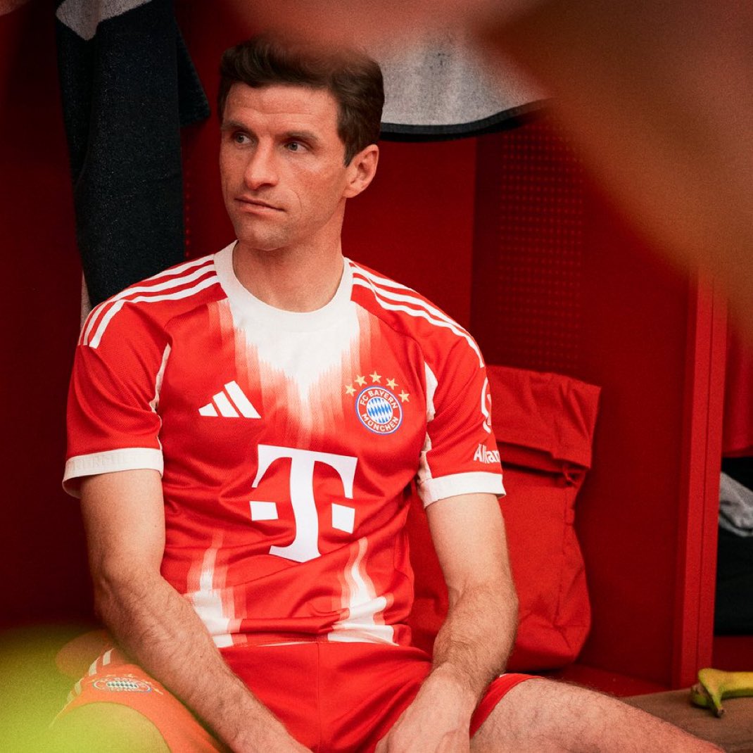 <strong>بايرن ميونخ يعلن عن قميصه لـ كأس العالم للأندية 2025</strong>