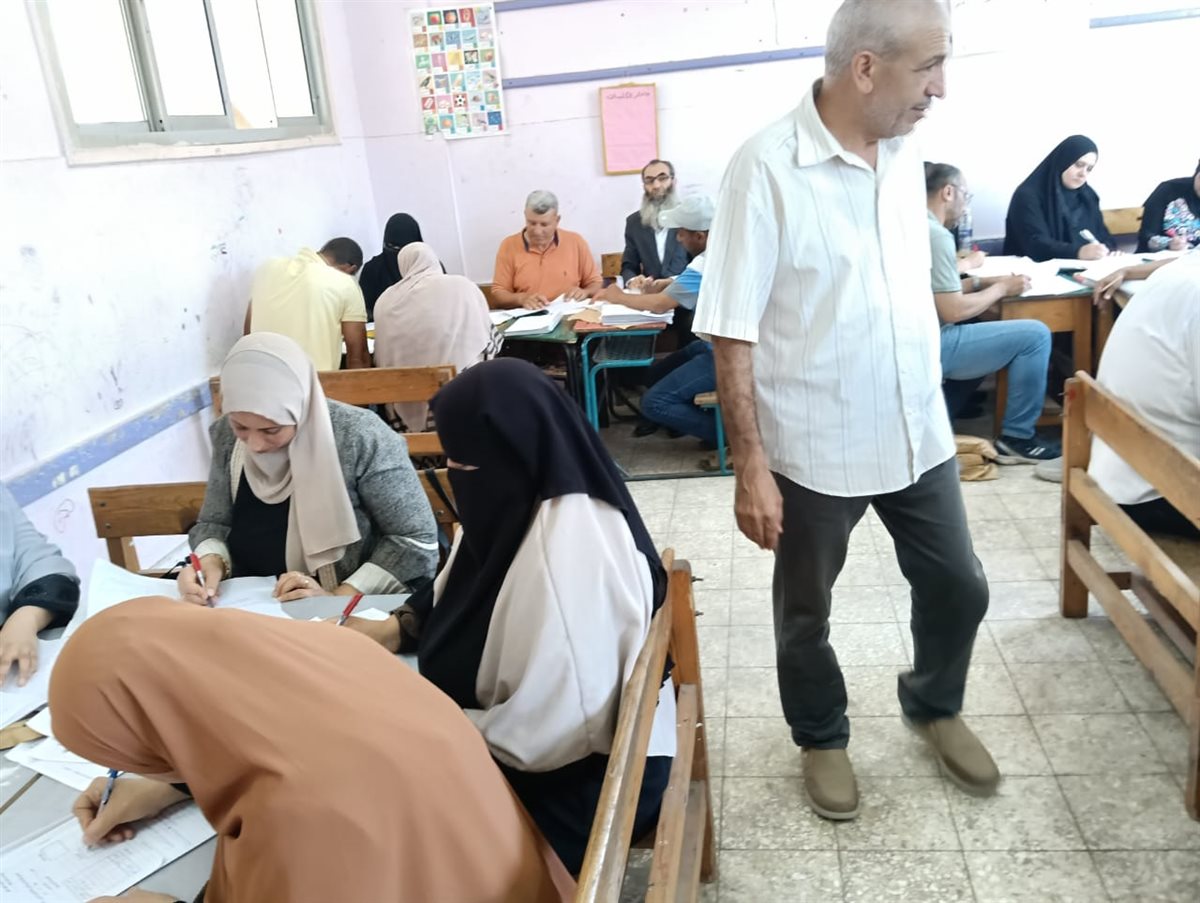 بدء أعمال تصحيح الأوراق