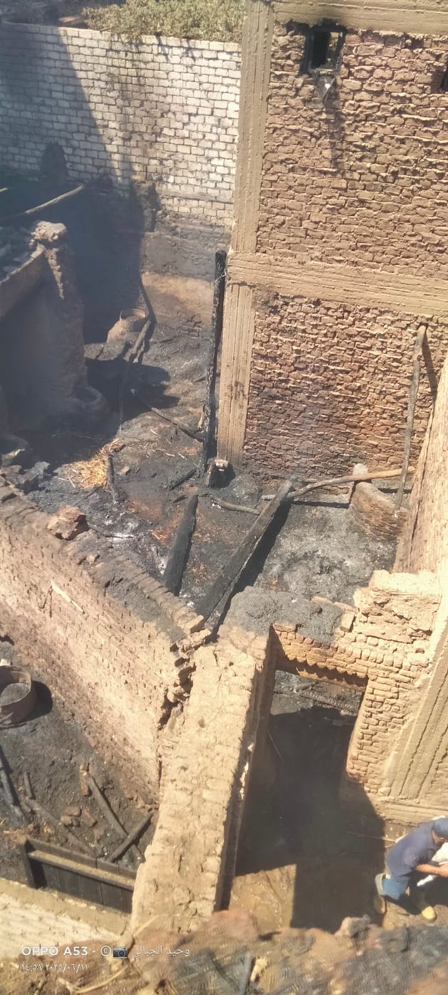 نشوب حريق في 3 منازل