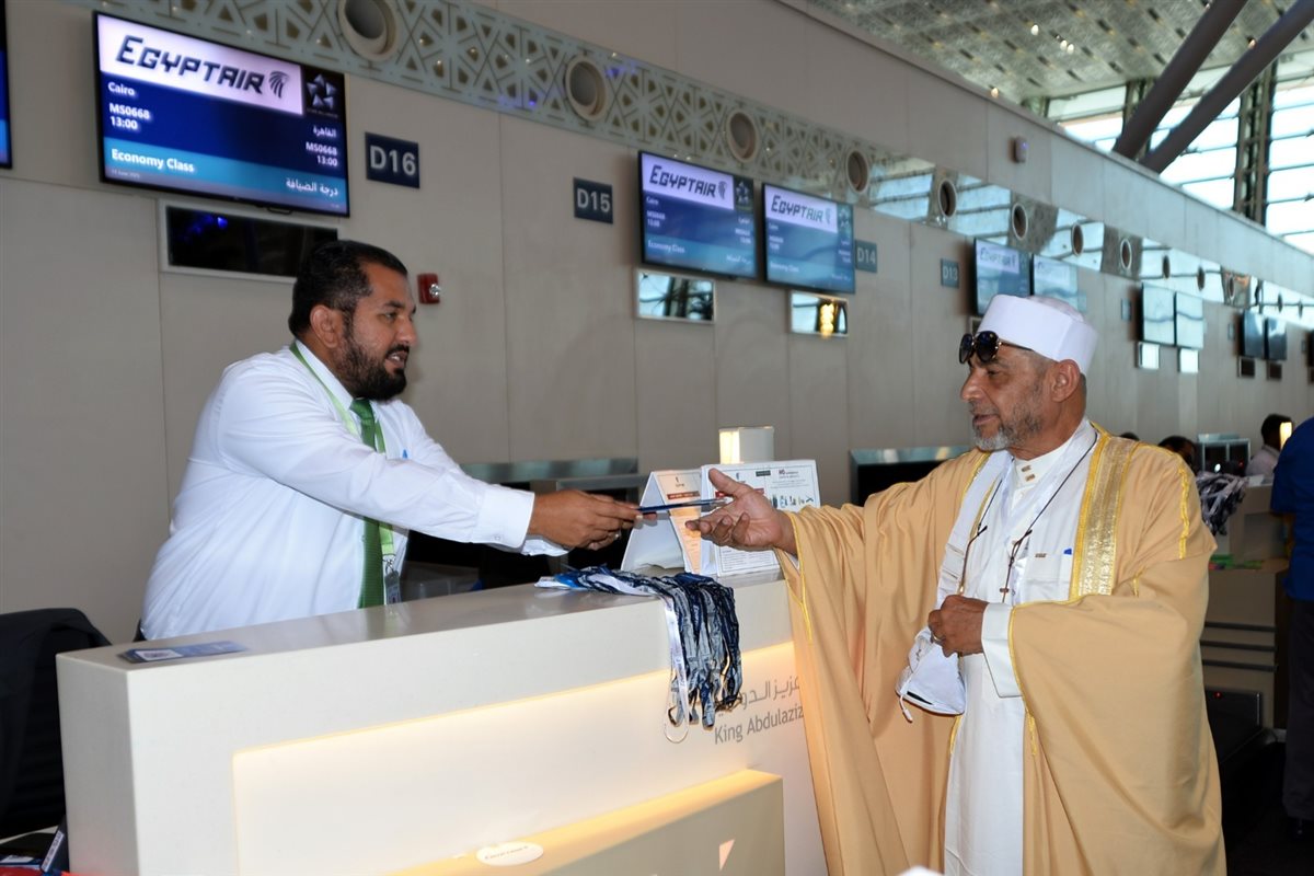 مصر للطيران تسير 20 رحلة جوية غدًا لعودة الحجاج إلى أرض الوطن