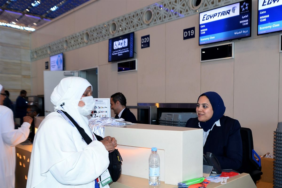 مصر للطيران تسير 20 رحلة جوية غدًا لعودة الحجاج إلى أرض الوطن
