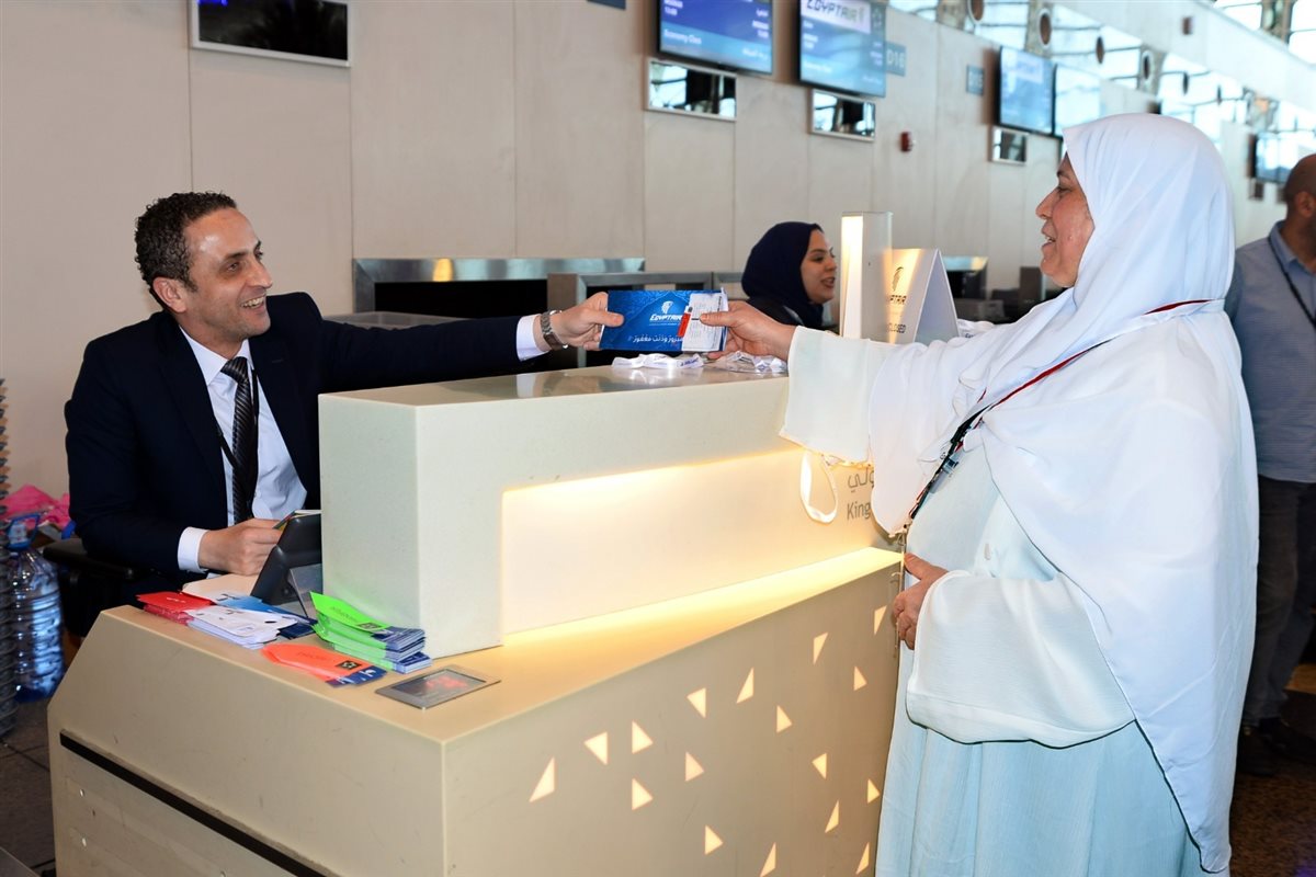 مصر للطيران تسير 20 رحلة جوية غدًا لعودة الحجاج إلى أرض الوطن