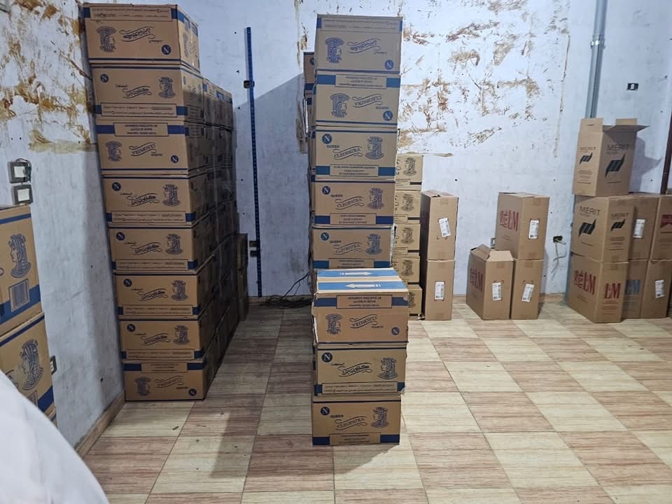 ضبط كميات كبيرة من السجائر بالأقصر