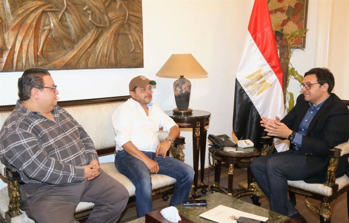 اجتماع وزير الثقافة الدكتور أحمد هنو بالفنان محمد هنيدي والمخرج خالد جلال