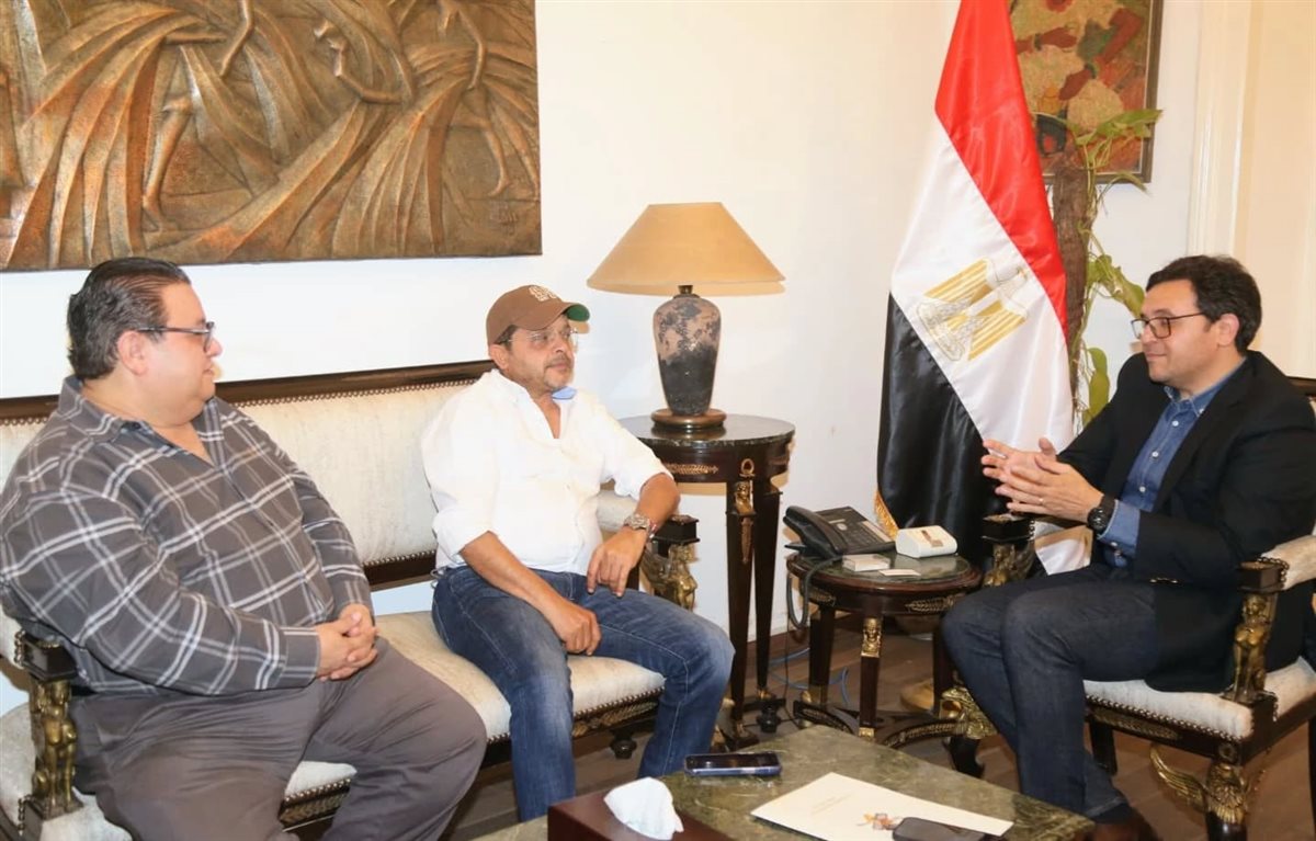 اجتماع وزير الثقافة الدكتور أحمد هنو بالفنان محمد هنيدي والمخرج خالد جلال