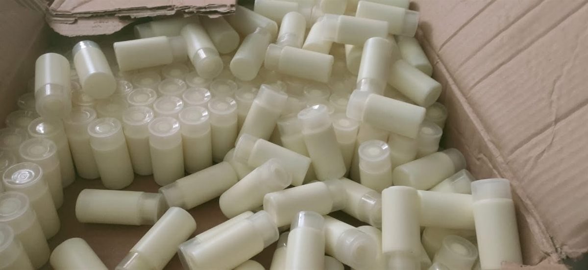 ضبط مستحضرات تجميل مجهولة المصدر بالأقصر