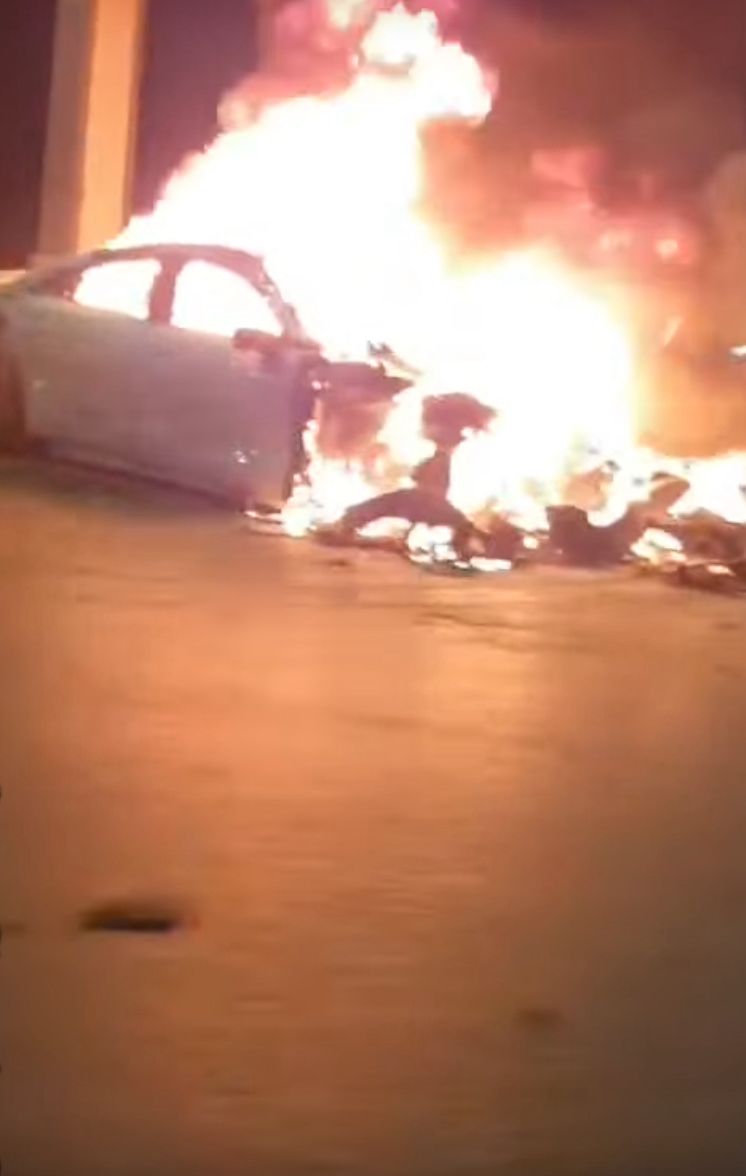 السيارة المتفحمة