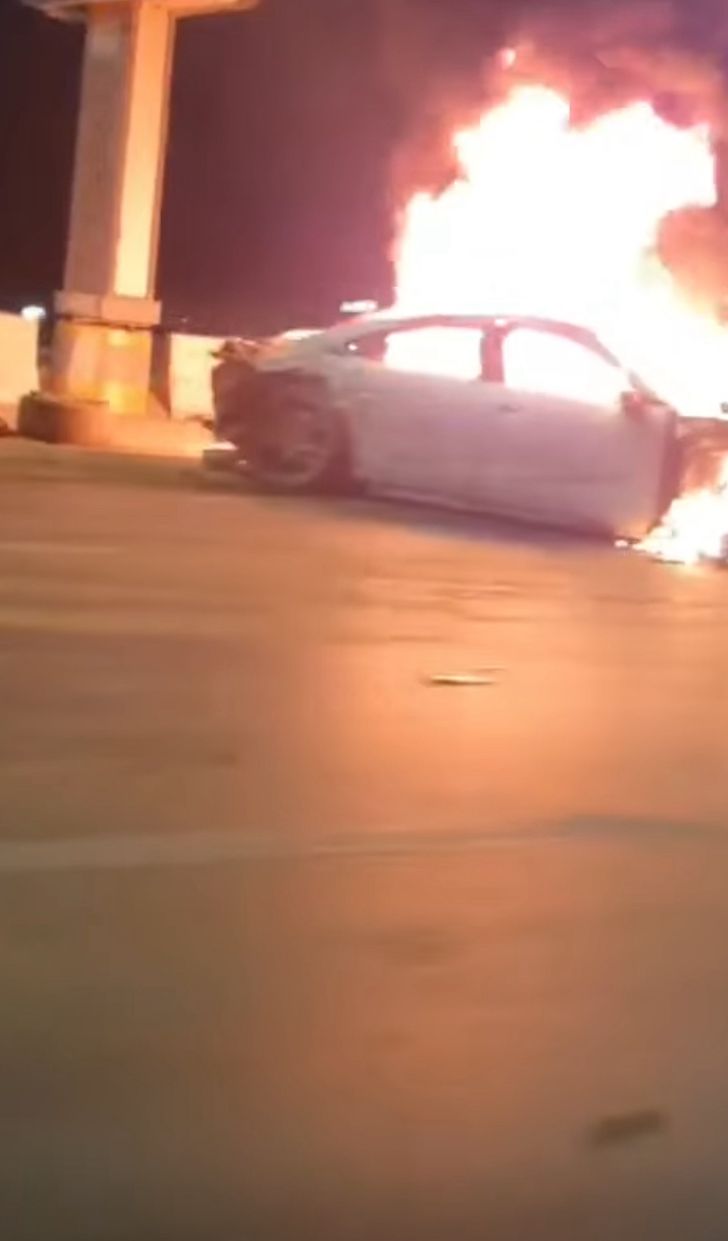 السيارة المتفحمة