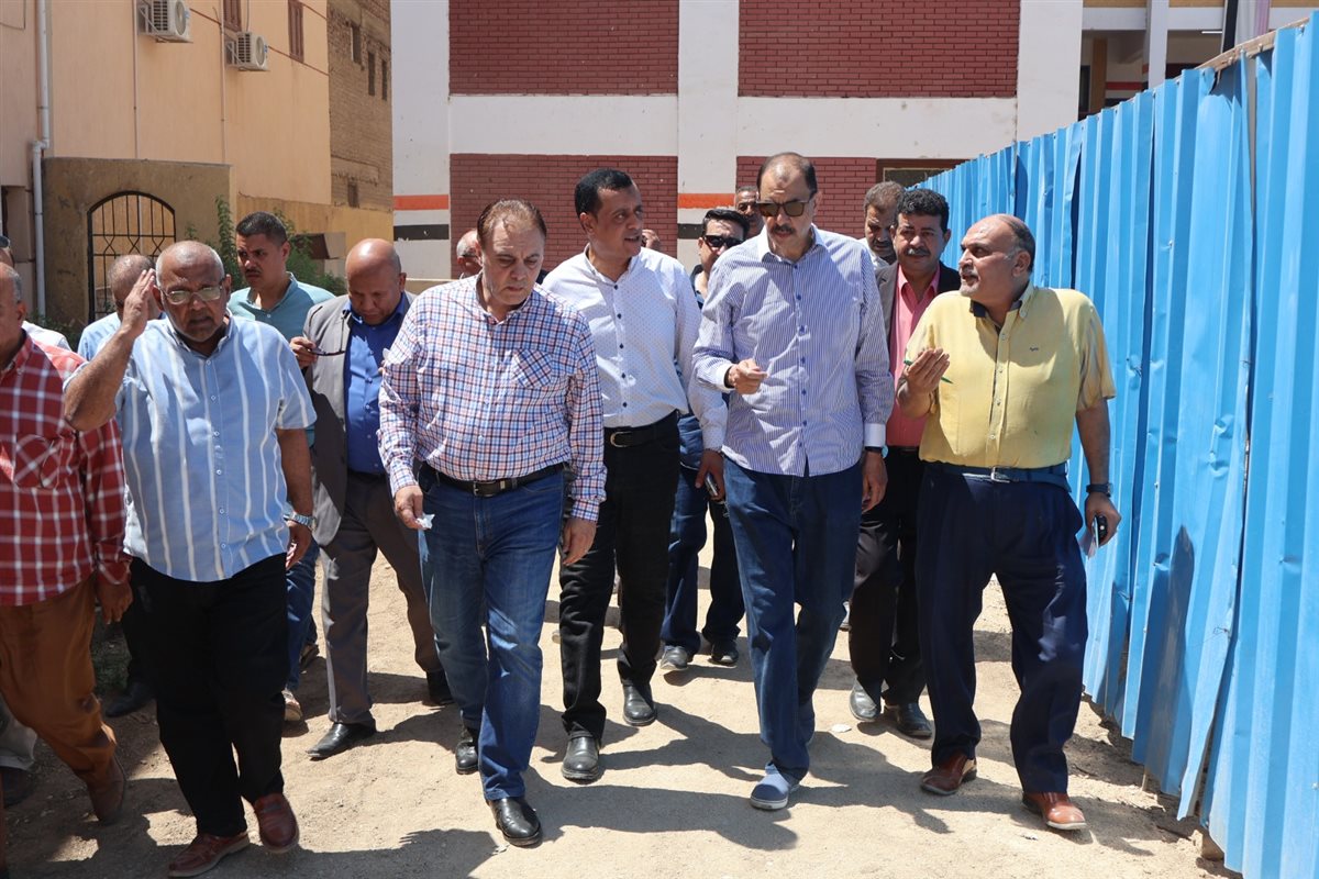 محافظ سوهاج يتفقد تجهيزات لجان امتحانات الثانوية العامة واستراحات الملاحظين