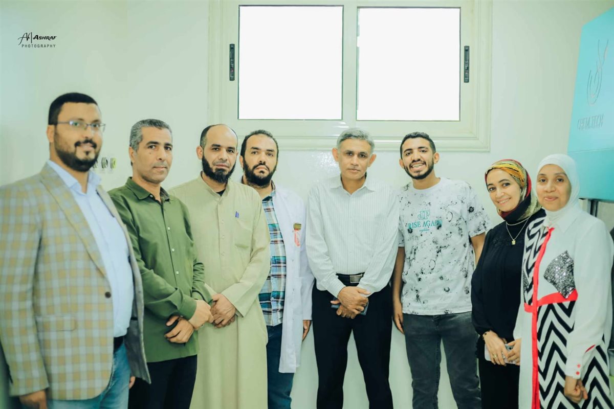 أثناء تسليم الجهاز للمستشفى 