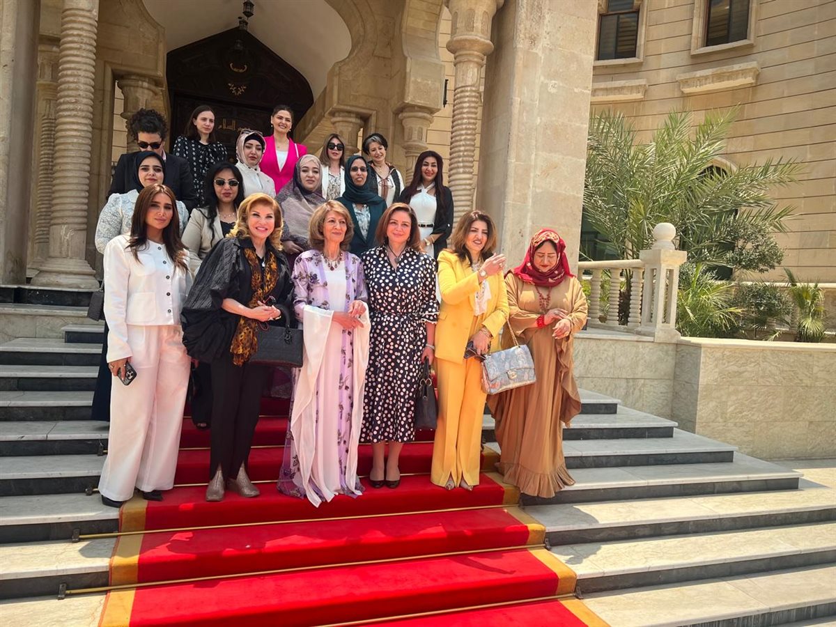 لقطات من استقبال حرم الرئيس العراقي لـ هالة سرحان وإلهام شاهين ووفد الإعلاميات العربيات بالقصر الجمهوري