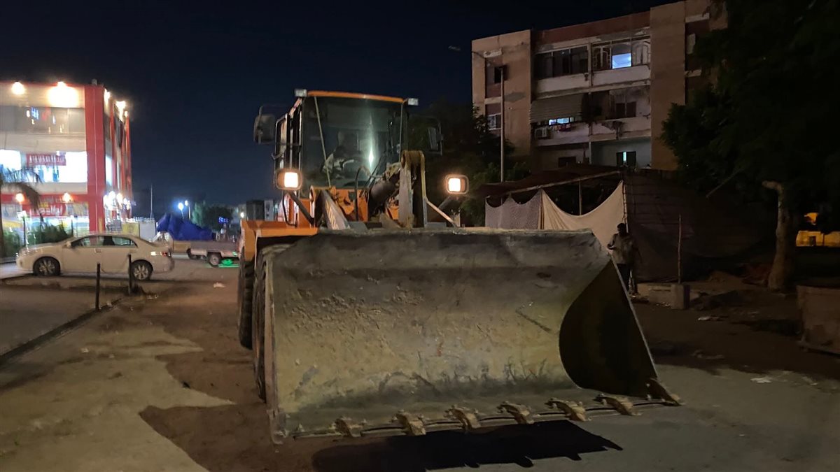 غلق طريق سوق المنطقة الرابعة في السادات بالمنوفية