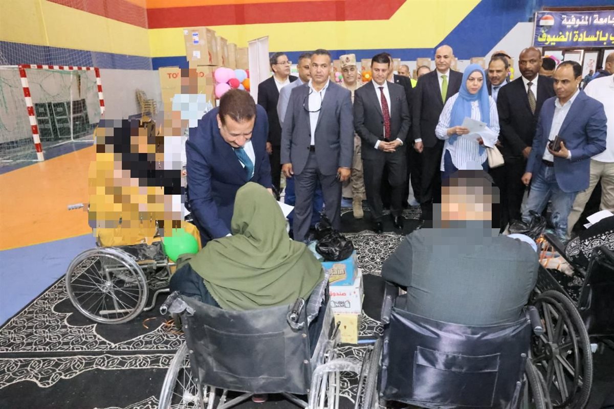 لقاء محافظ المنوفية بالحالات الإنسانية