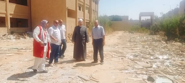 رفع 60 سيارة نقل ثقيل من الكهنة والمخلفات من مخزن أكتوبر لتطوير معاهد 6 أكتوبر الأزهرية