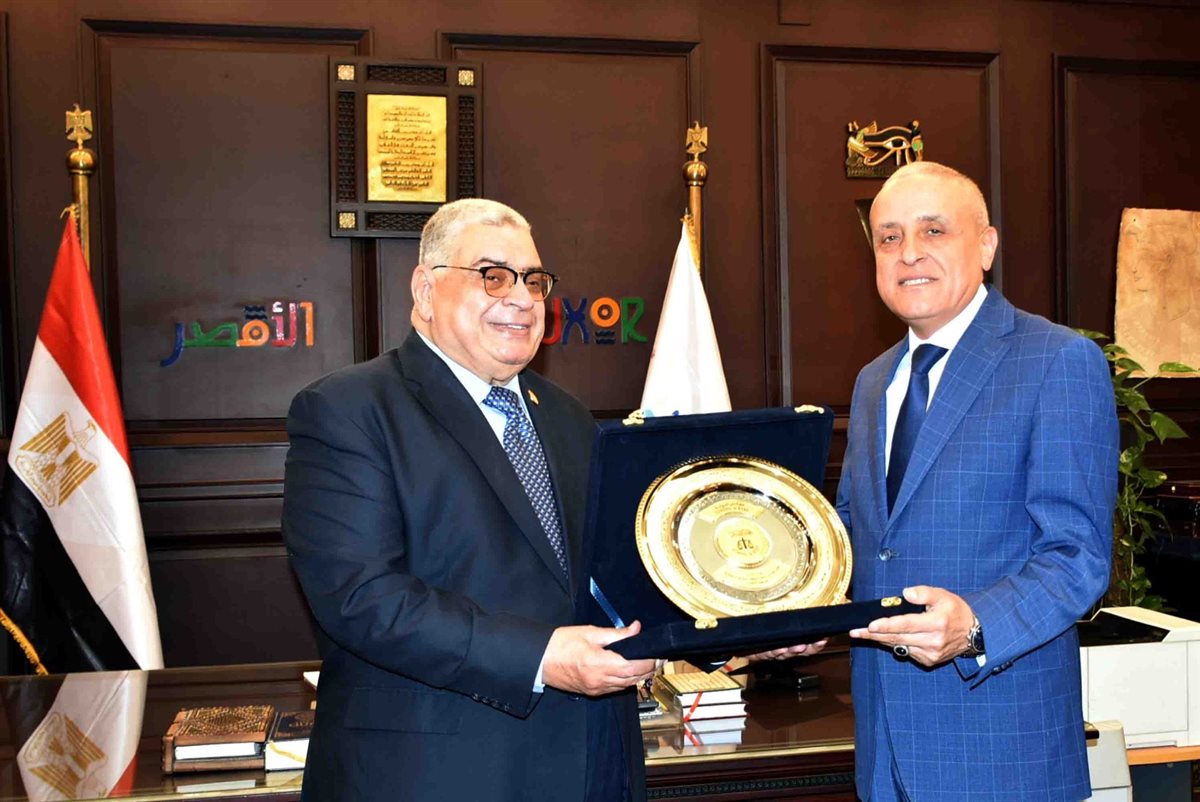 محافظ الأقصر وافتتاح مكتب توثيق مجلس الدولة