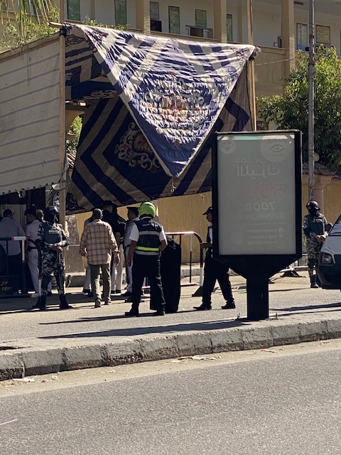 مدير أمن الأقصر يتفقد محيط اللجان وموقف انسانى مع مسنة