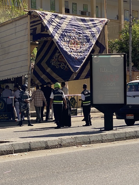 مدير أمن الأقصر يتفقد محيط اللجان وموقف انسانى مع مسنة