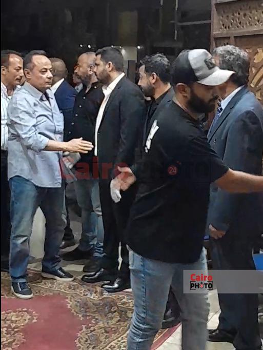 <strong>صور عزاء والد محمد طارق </strong>