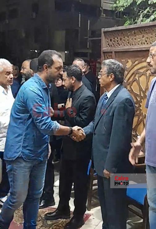 <strong>صور عزاء والد محمد طارق </strong>