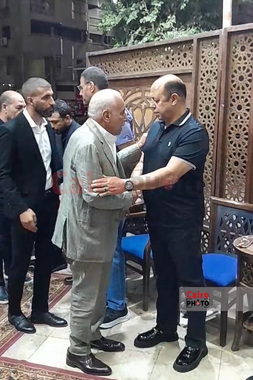 <strong>صور عزاء والد محمد طارق </strong>