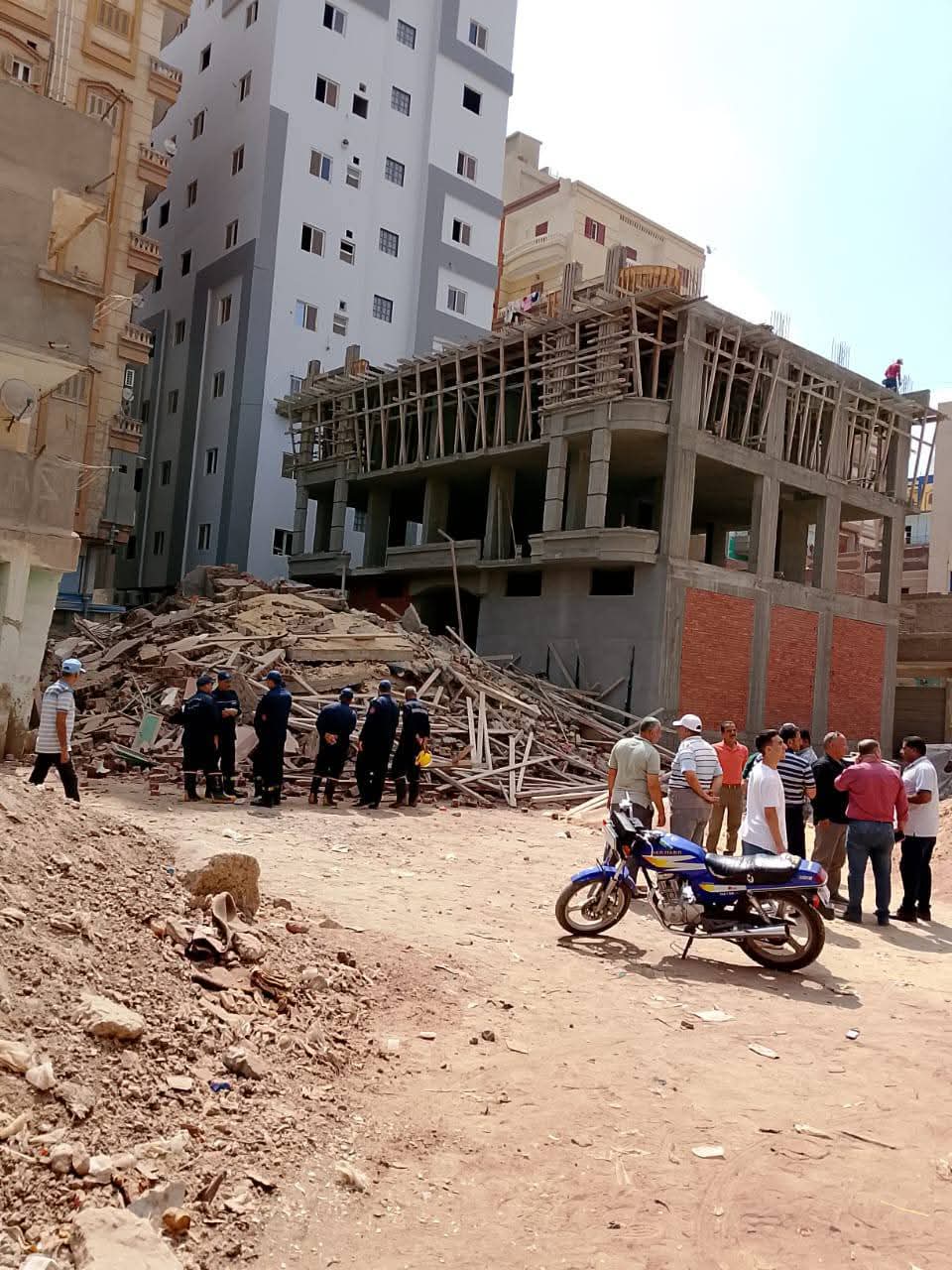 إصابة عاملين في انهيار منزل قديم في الدقهلية