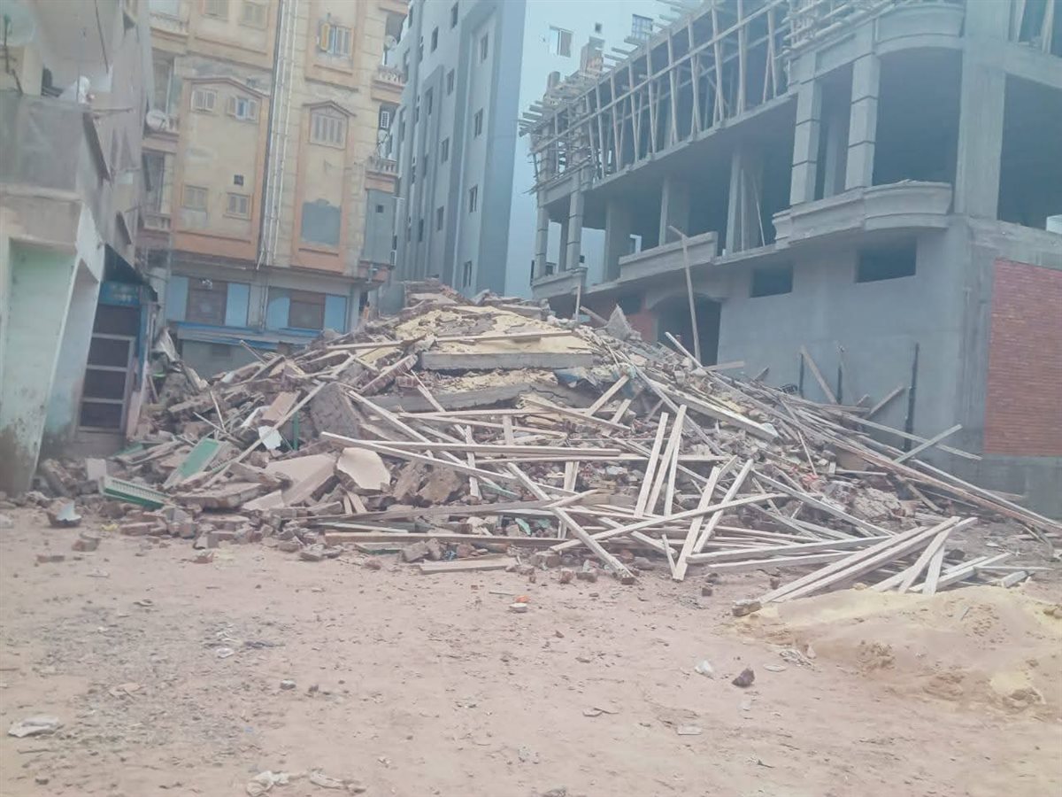 إصابة عاملين في انهيار منزل قديم في الدقهلية