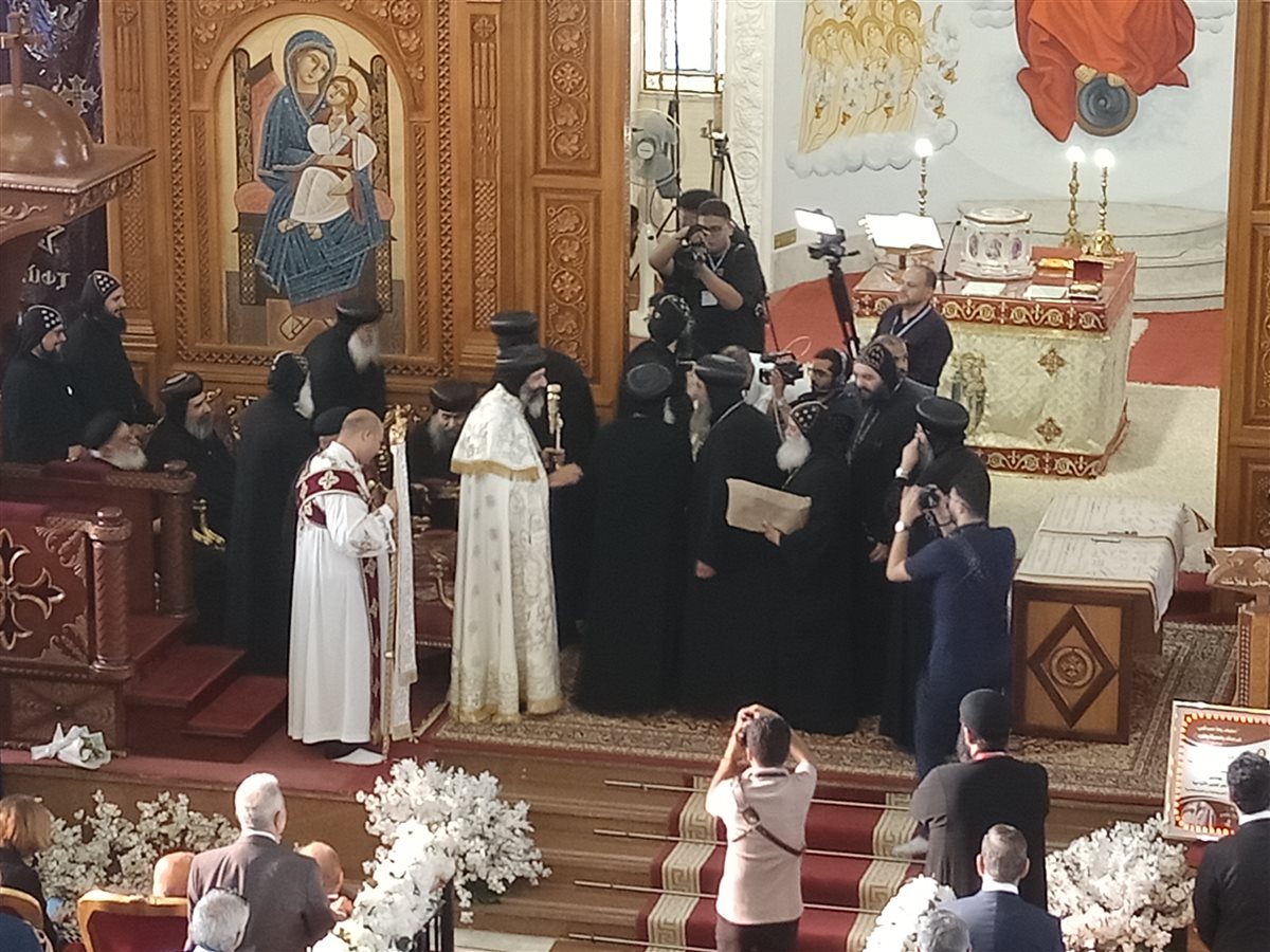 الاحتفال بالانبا مينا أثناء تجليسه علي ايبارشية برج العرب الجديدة 