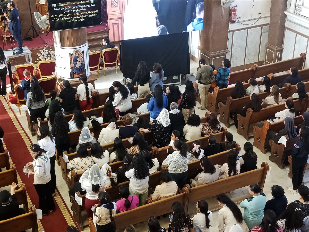 الاحتفال بالانبا مينا أثناء تجليسه علي ايبارشية برج العرب الجديدة 